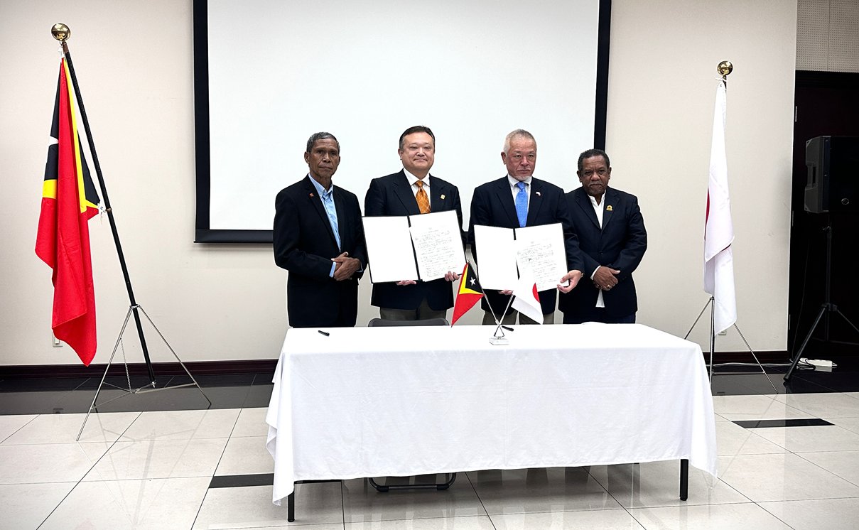 東ティモール「遠隔集落における生業と食の改善事業」署名式 東ティモール「遠隔集落における生業と食の改善事業」署名式